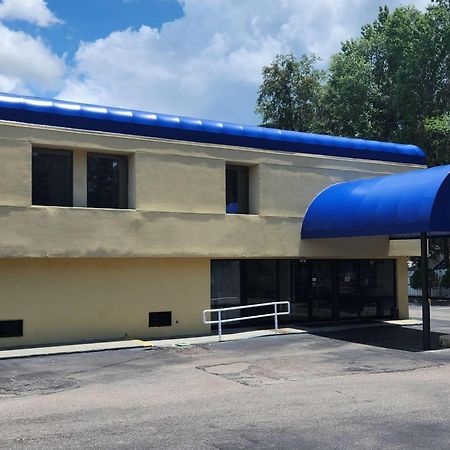 Travelodge By Wyndham Gainesville غينزفيل، فلوريدا المظهر الخارجي الصورة