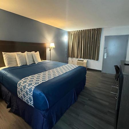Travelodge By Wyndham Gainesville غينزفيل، فلوريدا المظهر الخارجي الصورة